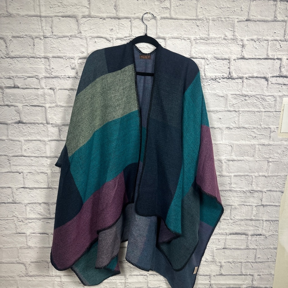 Everlyn K-‎ Colorblock Soft Knit Kimono / Poncho Wrap- One Size